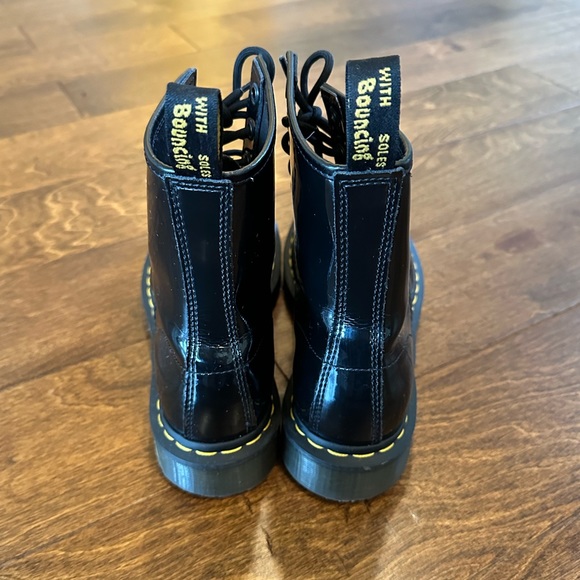 DR. MARTENS WOMEN’ lS 1460 W PATENT LEATHER BOOTS| SIZE 9| EXCELLENT CONDITION - Picture 5 of 9